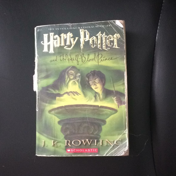 Books - Picture 3 of 4